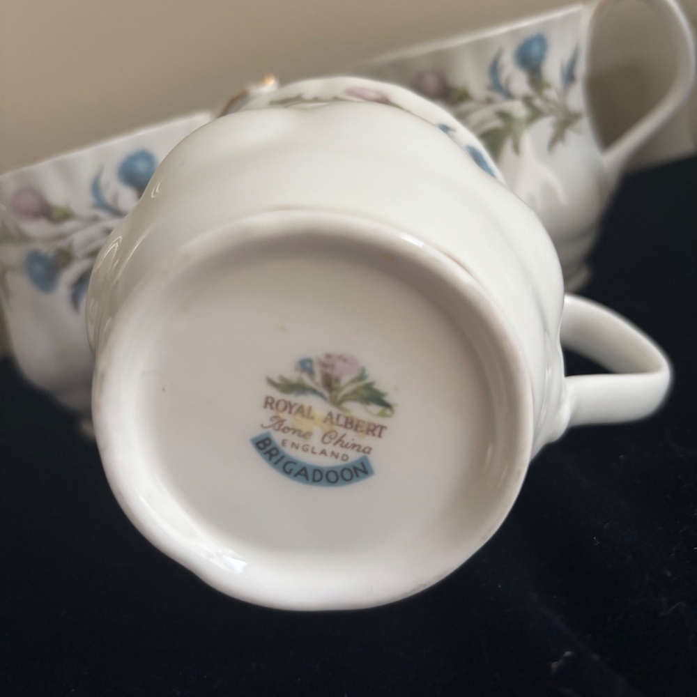 Six Royal Albert Brigadoon Coffee Mugs - Picture 3 of 4